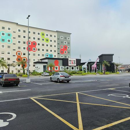 Hotel Soho Lestari Seri Iskandar Exterior foto